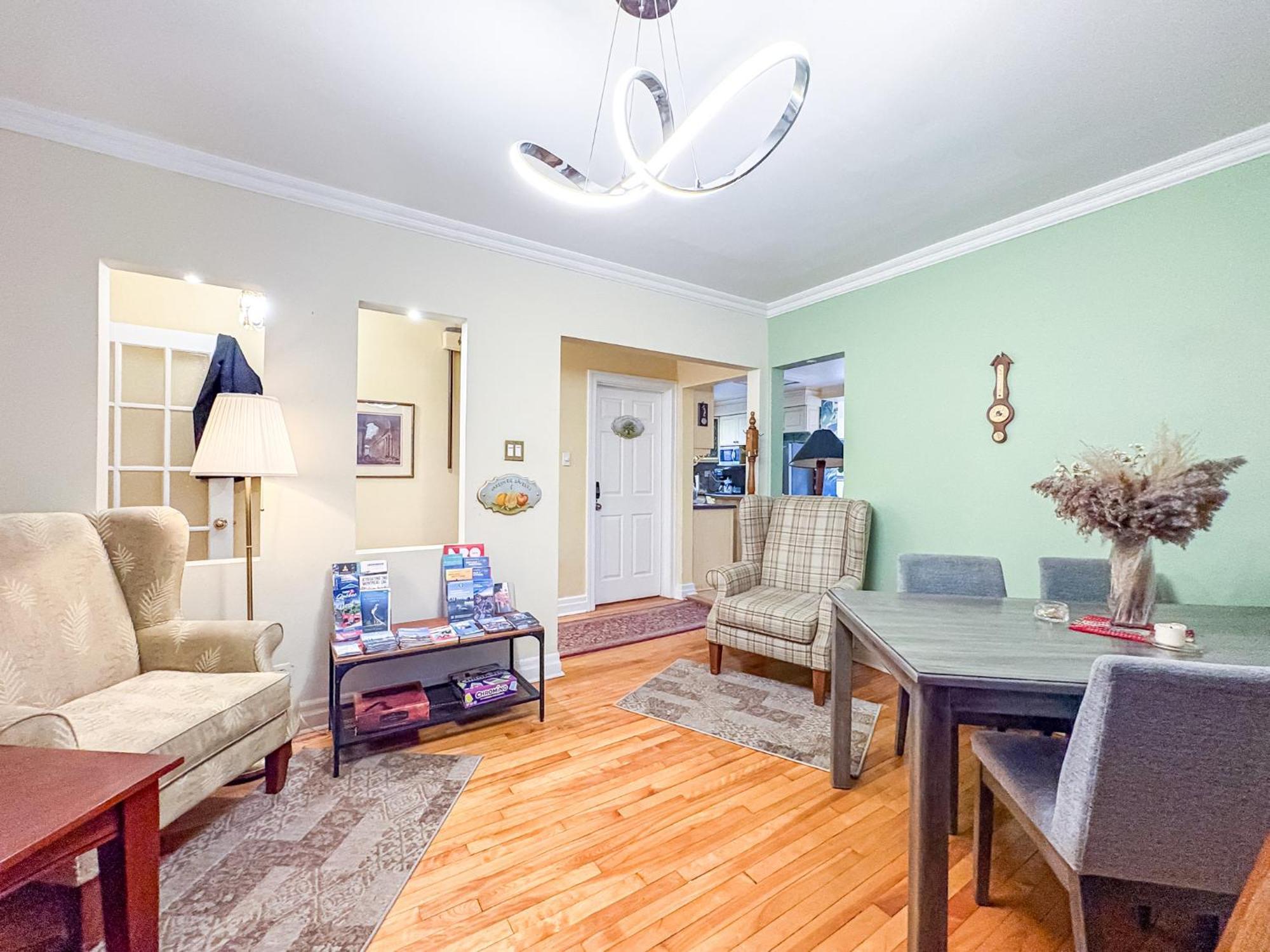 Maison Des Jardins B & B, Montreal